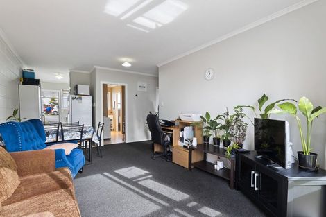 Photo of property in 7/289 Carrington Street, Vogeltown, New Plymouth, 4310