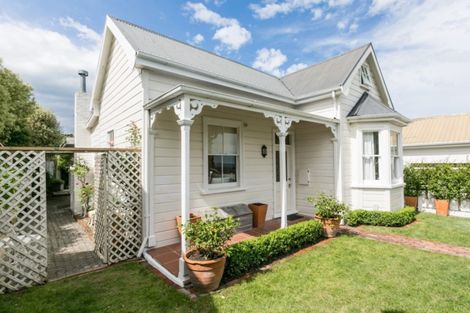 Photo of property in 21 Havelock Road, Hospital Hill, Napier, 4110