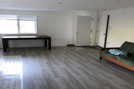 Photo of property in 31 Masterton Road, Rothesay Bay, Auckland, 0630