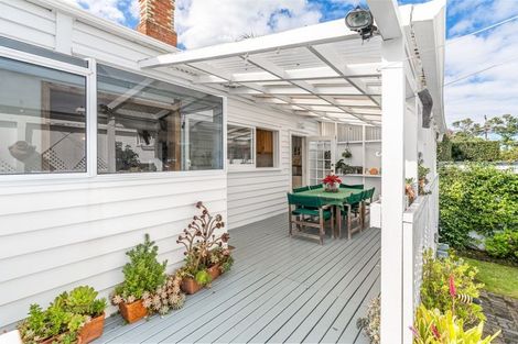 Photo of property in 125 Vauxhall Road, Narrow Neck, Auckland, 0624