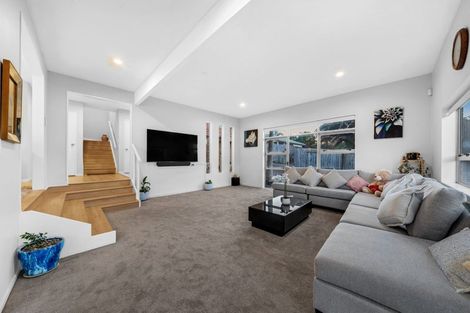 Photo of property in 10 San Fernando Way, Henderson, Auckland, 0612