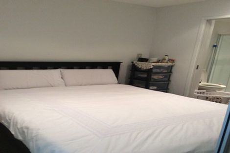 Photo of property in Queen's Residences, 2402/8 Airedale Street, Auckland Central, Auckland, 1010