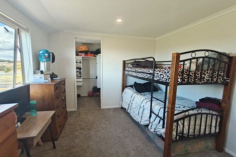 Photo of property in 8 Ritetai Street, Clarks Beach, 2122