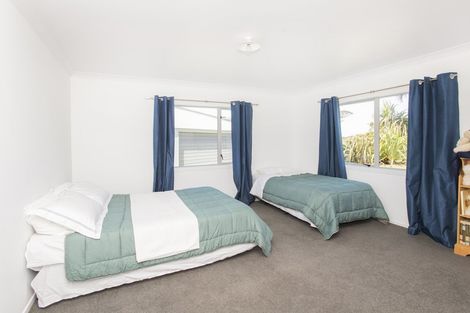 Photo of property in 33 Sirrah Street, Okitu, Gisborne, 4010