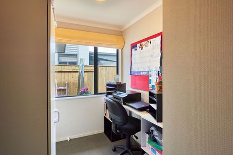 Photo of property in 4 Cleveland Heights, Kelvin Grove, Palmerston North, 4414