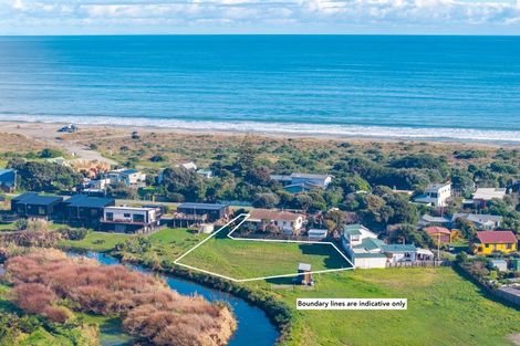 Photo of property in 34 Kapiti Lane, Otaki Beach, Otaki, 5512