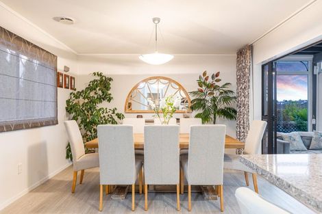 Photo of property in 1/22 Cherub Place, West Harbour, Auckland, 0618