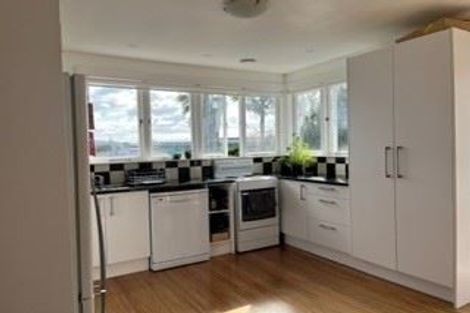 Photo of property in 29 Sylvan Crescent, Te Atatu South, Auckland, 0610