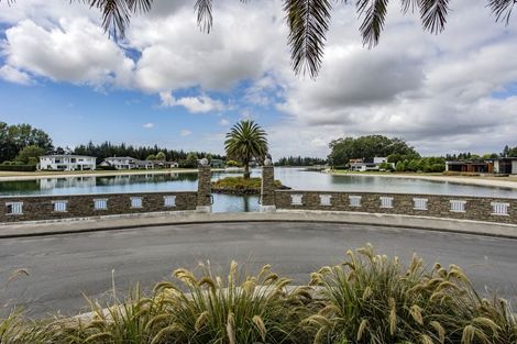 Photo of property in 76 Oakgrove Drive, Rangiora, 7400