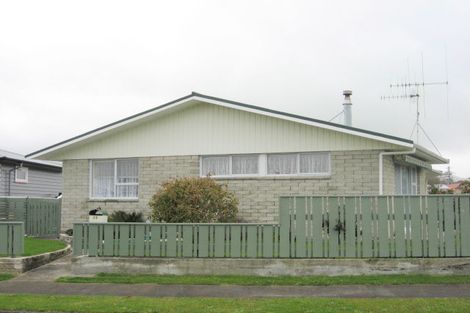 Photo of property in 26 Featherston Street, Levin, 5510