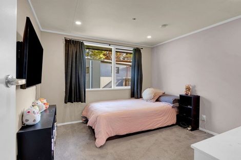 Photo of property in 43 Oakfield Crescent, Pukete, Hamilton, 3200