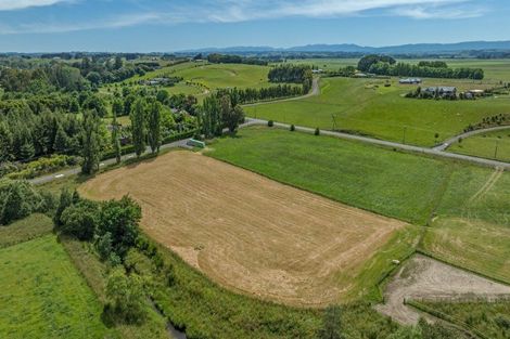 Photo of property in 15 Junction Road, Halcombe, 4777