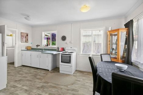 Photo of property in 2/5 Tokomaru Street, Welbourn, New Plymouth, 4312