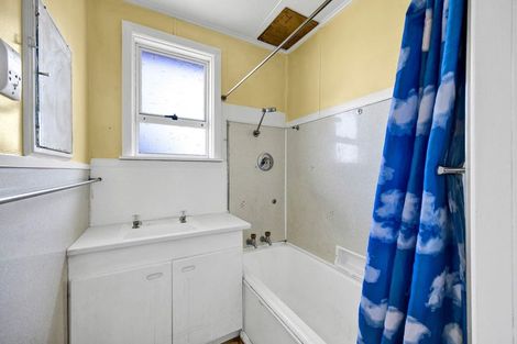 Photo of property in 6 Buchanan Place, Hawera, 4610