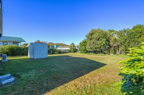 Photo of property in Clifton School, 71 Taumaihi Street, Bulls, 4818