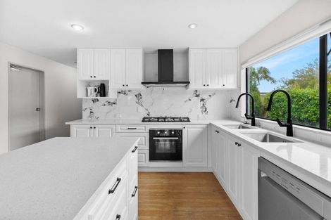 Photo of property in 19 Woodside Avenue, Northcote, Auckland, 0627