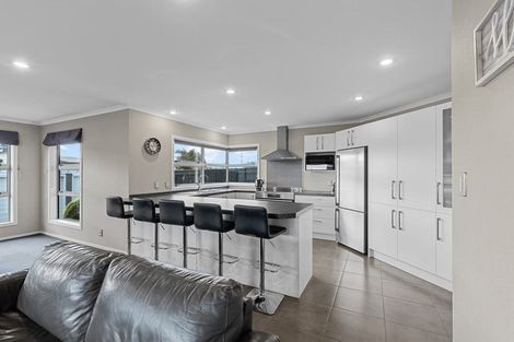 Photo of property in 62 Rosalie Terrace, Kelvin Grove, Palmerston North, 4414