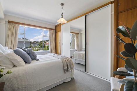 Photo of property in Owd Trafford Flats, 17 Brougham Street, Mount Victoria, Wellington, 6011