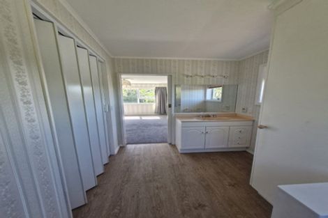 Photo of property in 13 Waikare Street, Karori, Wellington, 6012