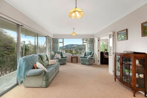 Photo of property in 3a Saint Johns Terrace, Tawa, Wellington, 5028
