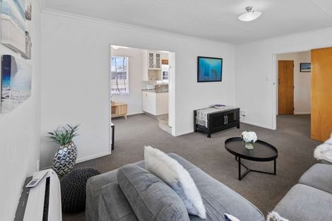 Photo of property in 17 Abraham Crescent, Milson, Palmerston North, 4414