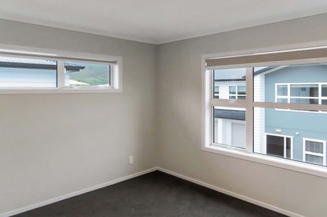 Photo of property in 2b Delaney Drive, Stokes Valley, Lower Hutt, 5019