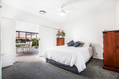 Photo of property in 470 Don Buck Road, Massey, Auckland, 0614