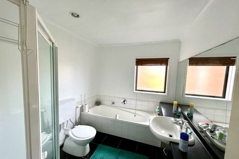 Photo of property in 88 Riverton Drive, Randwick Park, Auckland, 2105