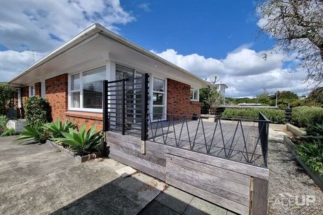 Photo of property in 4/766 Beach Road, Browns Bay, Auckland, 0630
