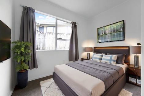 Photo of property in 5 Trengove Place, West Harbour, Auckland, 0618