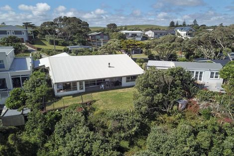 Photo of property in 18 Coates Avenue, Baylys Beach, Dargaville, 0377