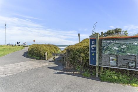 Photo of property in 15 Mclean Street, Strandon, New Plymouth, 4312