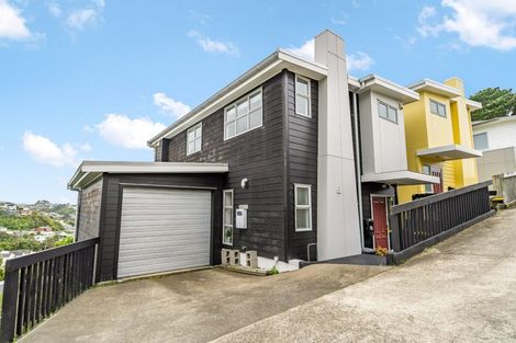 Photo of property in 15 Marjory Close, Broadmeadows, Wellington, 6035