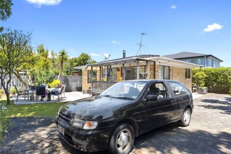 Photo of property in 1/2 Tristram Avenue, Forrest Hill, Auckland, 0620
