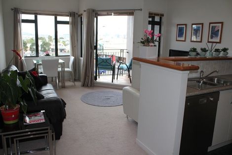 Photo of property in 2b/4 Fleet Street, Devonport, Auckland, 0624