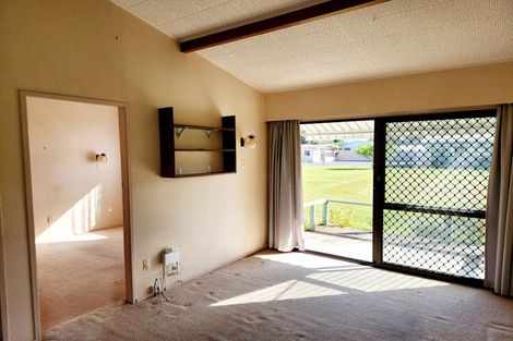 Photo of property in Orange Grove Flats, 11/549 Childers Road, Te Hapara, Gisborne, 4010