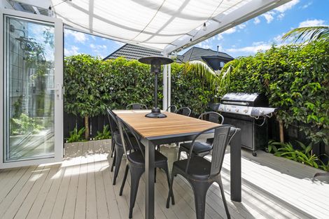 Photo of property in 17 Phoenix Avenue, Hokowhitu, Palmerston North, 4410