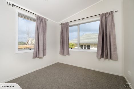 Photo of property in 10 Rautawhiri Road, Helensville, 0800