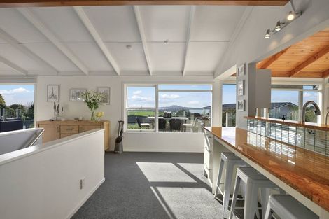 Photo of property in 118 Bleakhouse Road, Mellons Bay, Auckland, 2014