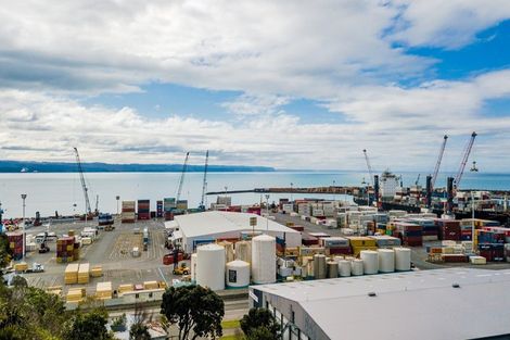 Photo of property in 5 Karaka Road, Bluff Hill, Napier, 4110