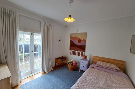 Photo of property in 15 Beatrix Street, Avondale, Auckland, 1026