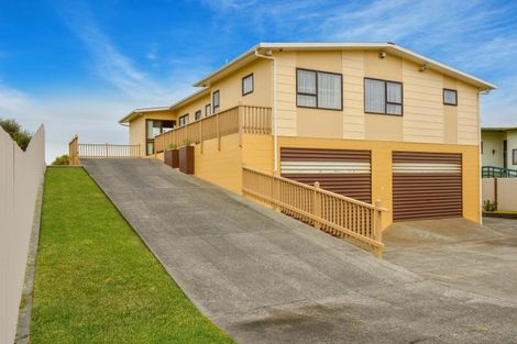 Photo of property in 3 Hartley Street, Foxton Beach, Foxton, 4815