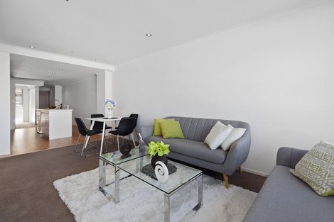 Photo of property in Algarve Apartments, 213/332 Maunganui Road, Mount Maunganui, 3116