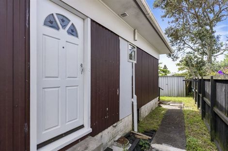 Photo of property in 3/94 Chivalry Road, Glenfield, Auckland, 0629