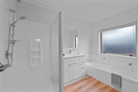 Photo of property in 114 Penetaka Heights, Pyes Pa, Tauranga, 3112