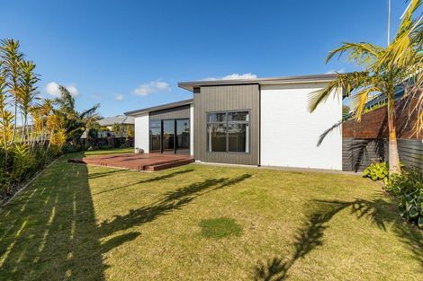 Photo of property in 2 Piper Way, Glen Avon, New Plymouth, 4312