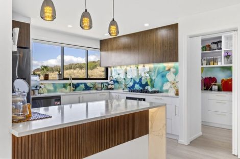 Photo of property in 5 Grandview Lane, Acacia Bay, 3385