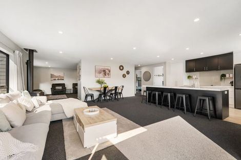 Photo of property in 71 Stratford Drive, Mount Pisa, Cromwell, 9383