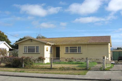 Photo of property in 12 Edward Street, Waimate, 7924