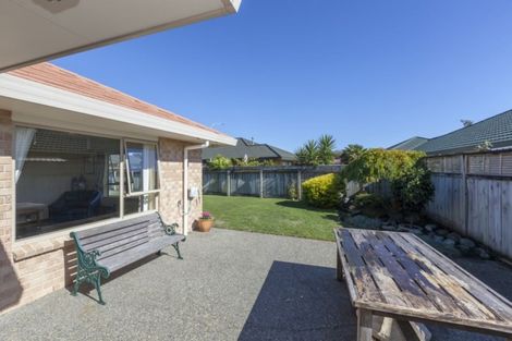 Photo of property in 83 Guildford Drive, Paraparaumu, 5032